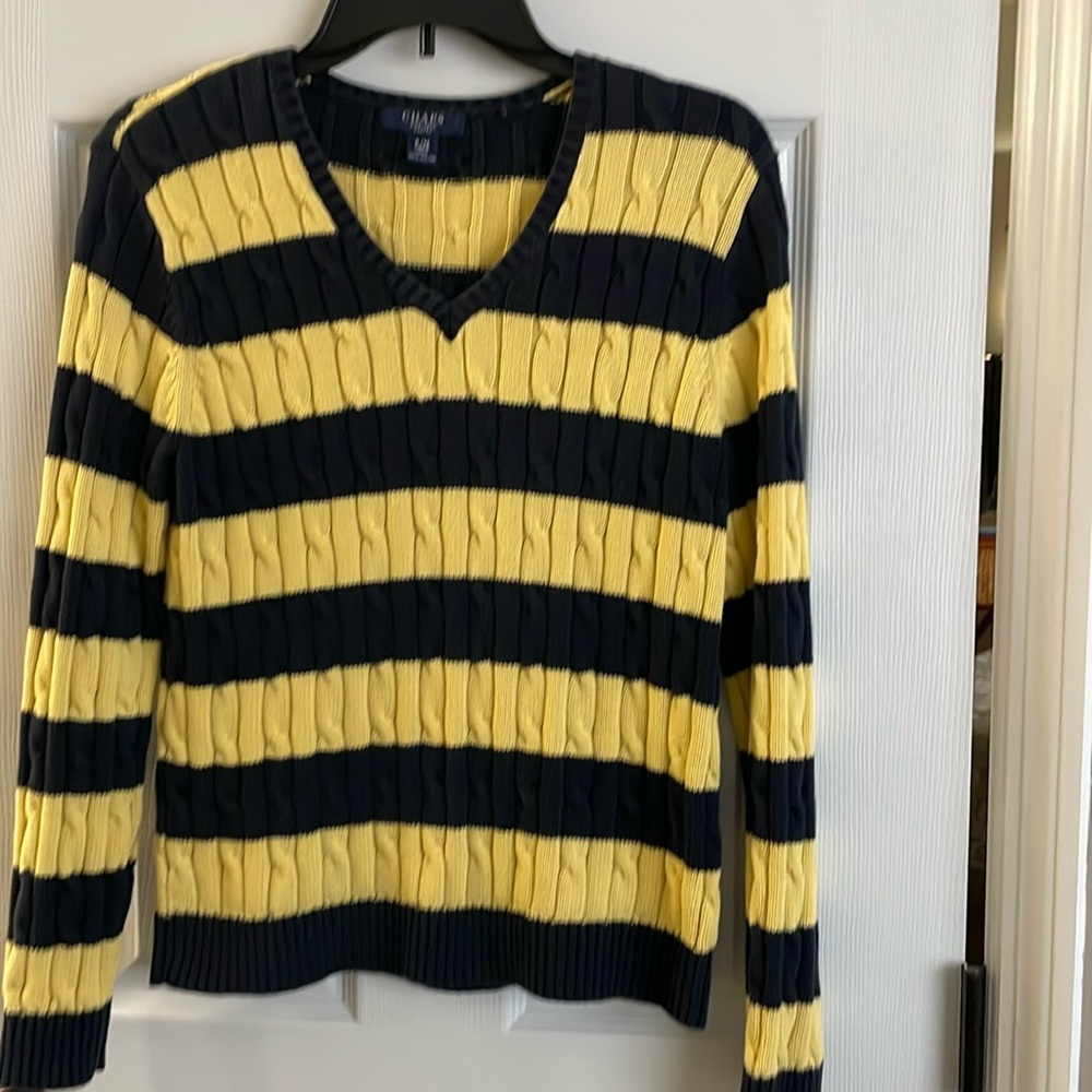 Cable knit V-neck sweater